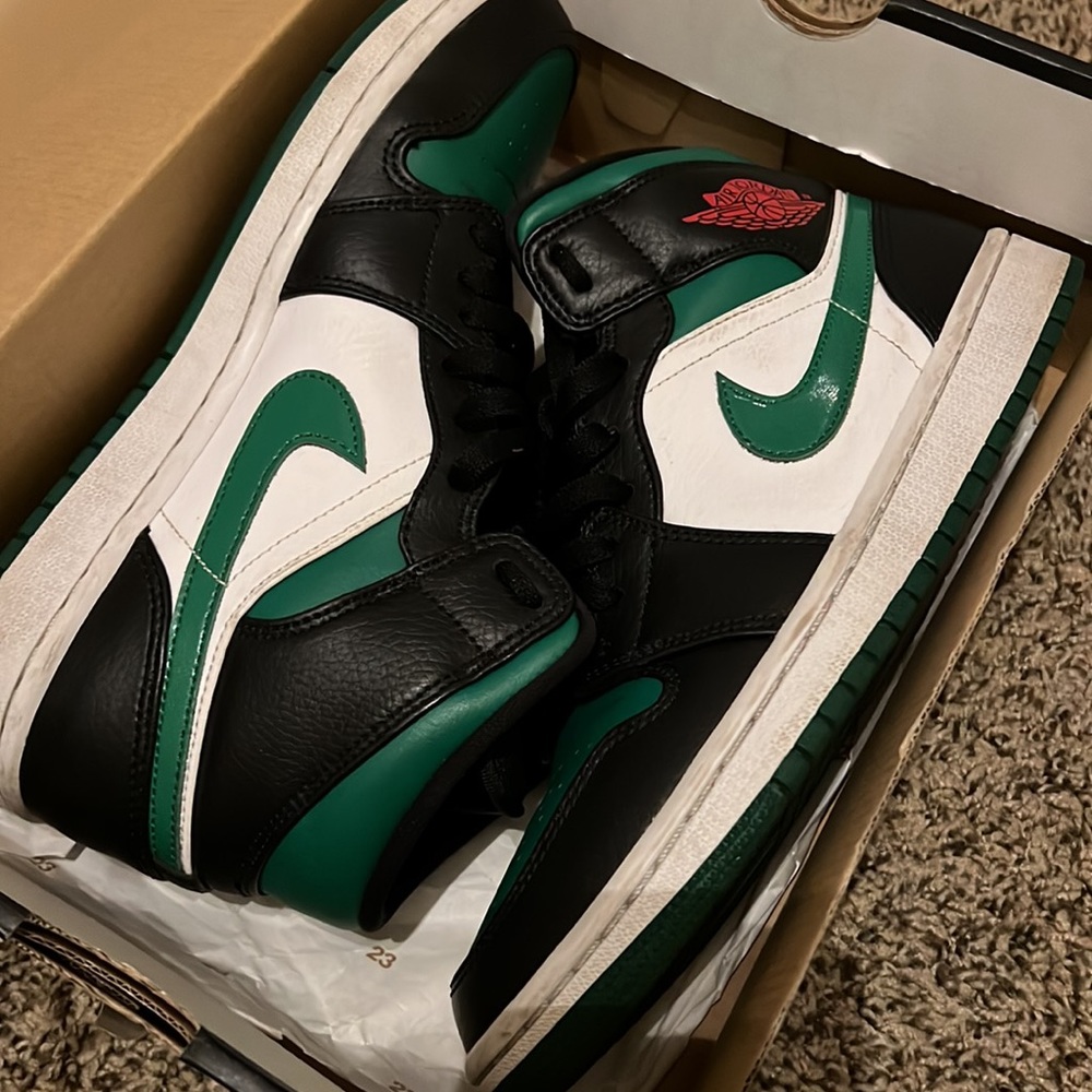 Air Jordan 1 Mid